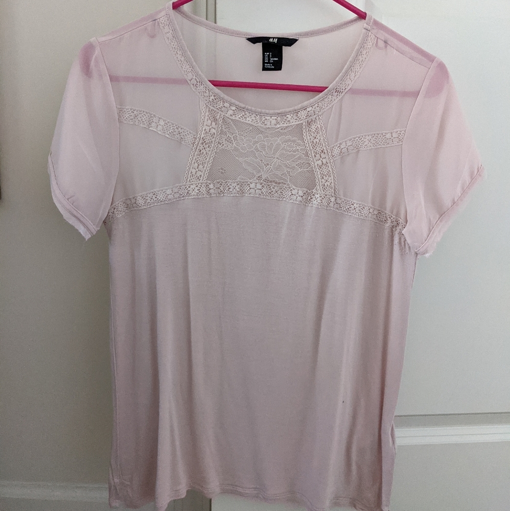 H&M light pink blouse